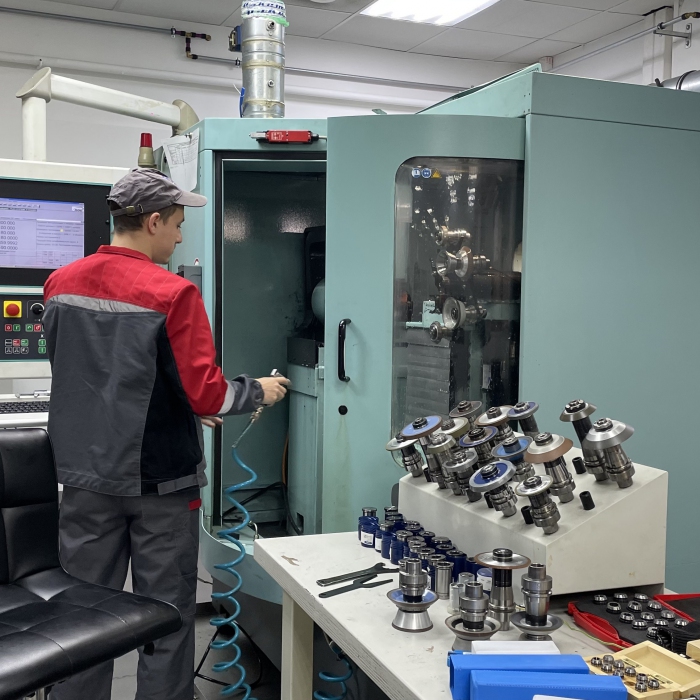 Предприятие в Новокуйбышевске производит защитные материалы для авиации и нефтяной отрасли