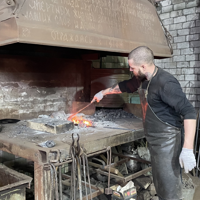 Экономическое развитие через творчество: как господдержка помогает развитию кузницы в Новокуйбышевске