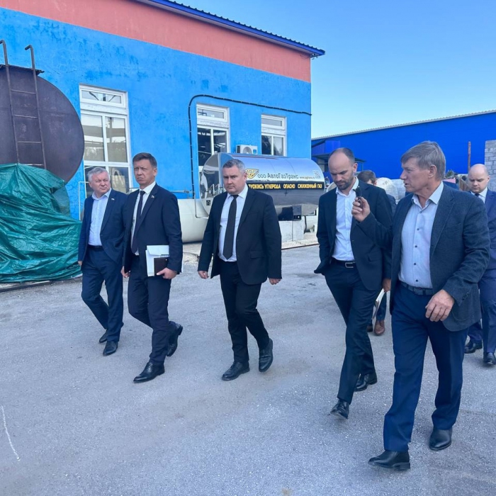 Развитие производств и вопросы бизнеса: Антон Емельяненко с рабочим визитом посетил Новокуйбышевск